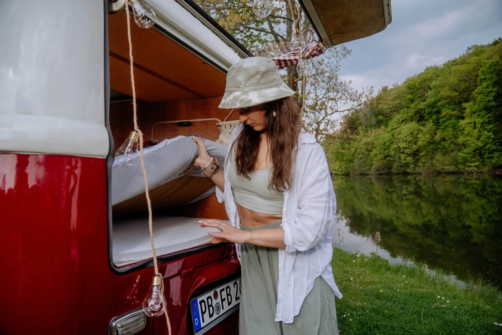 Matnext underlay under the mattress of a camper van